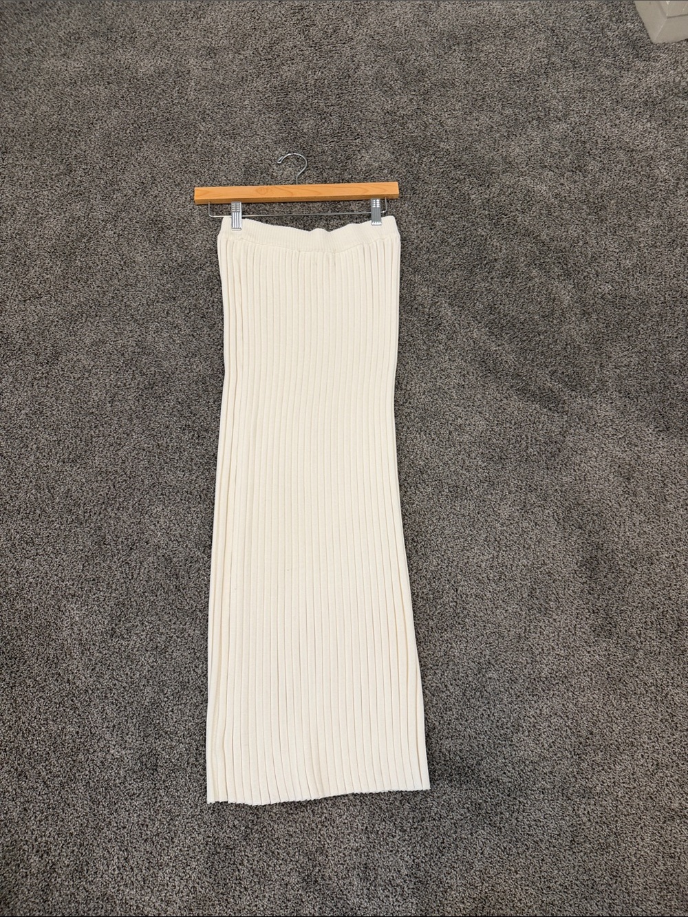 Slim Ribbed Midi Skirt in Cream